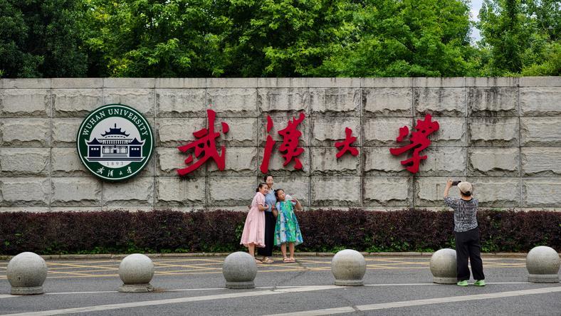 武大“拆墙”记:一道校门隔开的是什么?